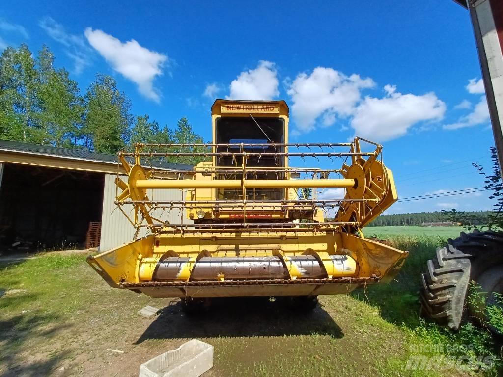 New Holland 8030 Mähdrescher