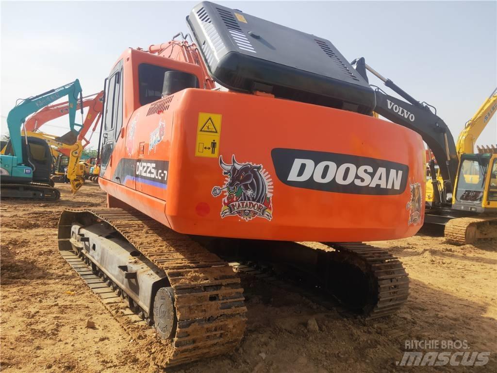 Doosan DH 225 LC-7 Raupenbagger