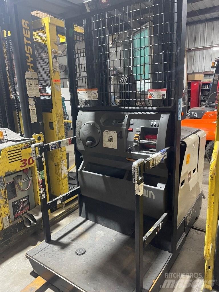 Crown Order Picker Elektro Stapler