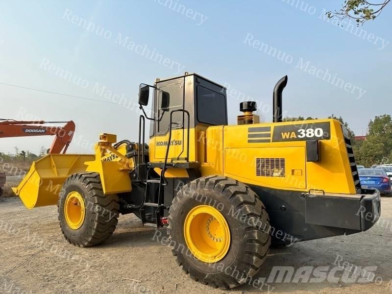Komatsu WA380 Radlader
