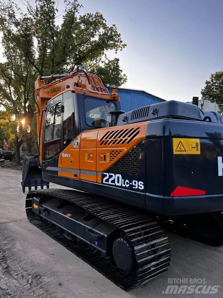 Hyundai 220LC-9S Raupenbagger