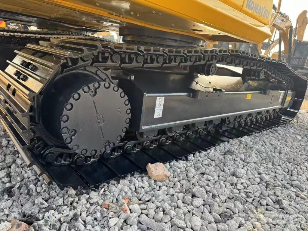 Komatsu 240-8N1 Raupenbagger