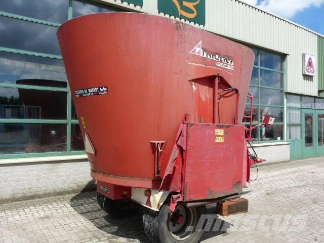 Trioliet SM-14 Fütterungsautomaten