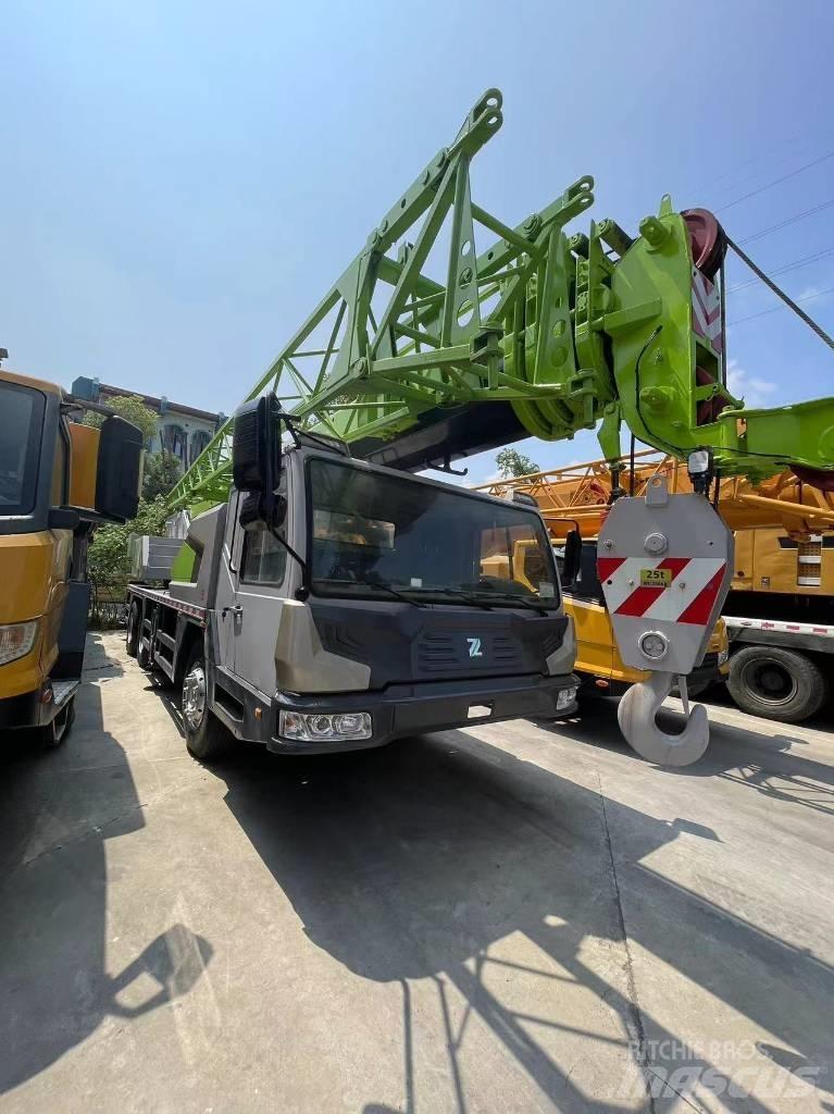 Zoomlion ZCT251V All-Terrain-Krane