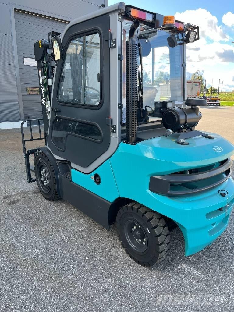 Baoli KBD30 Triplex Diesel Stapler