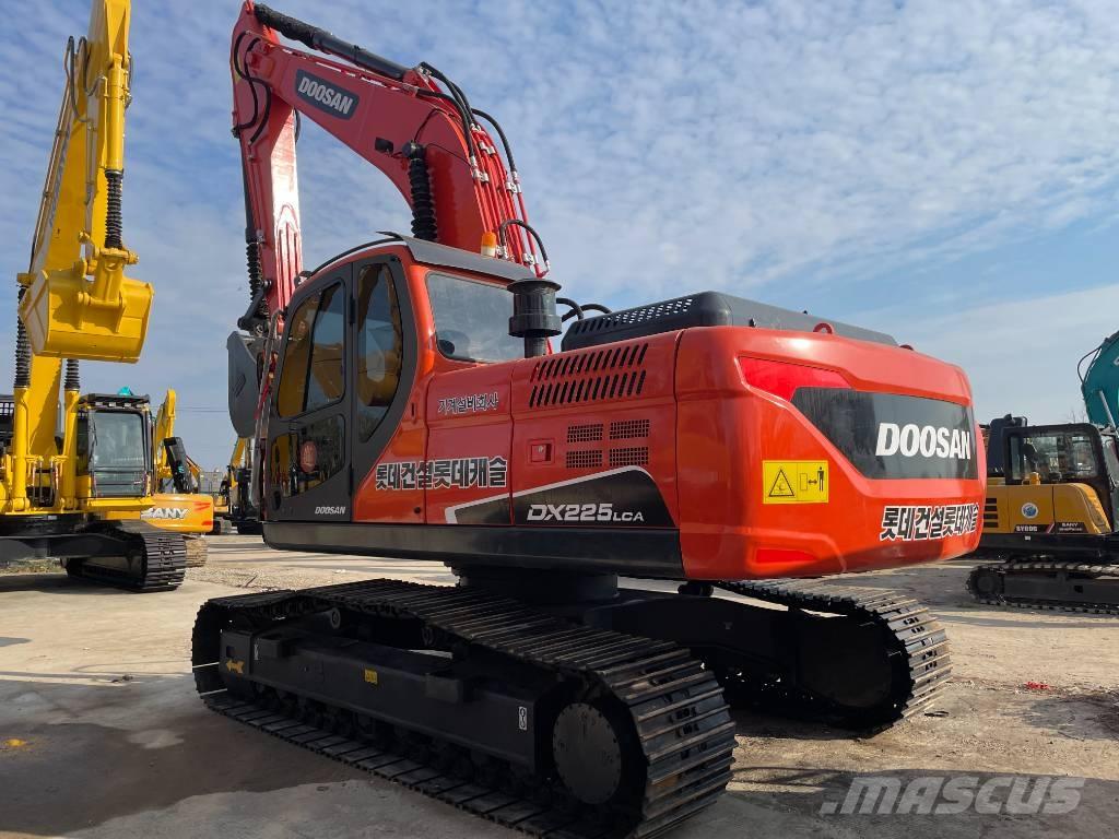Doosan DX 225 LCA Raupenbagger