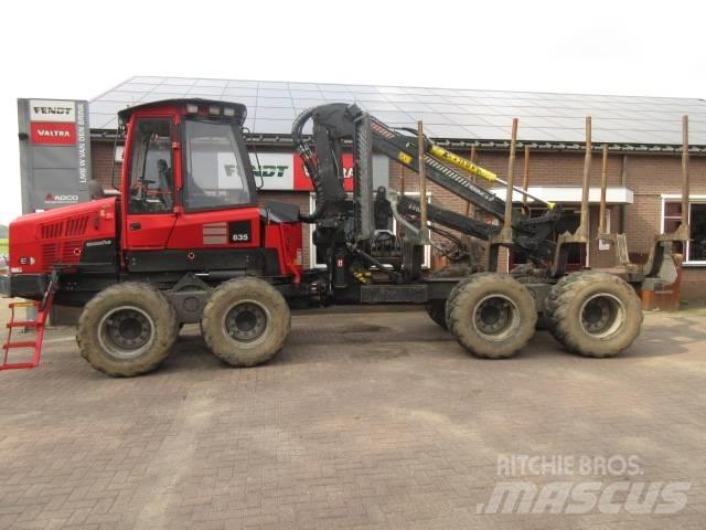 Komatsu 835 Forwarder