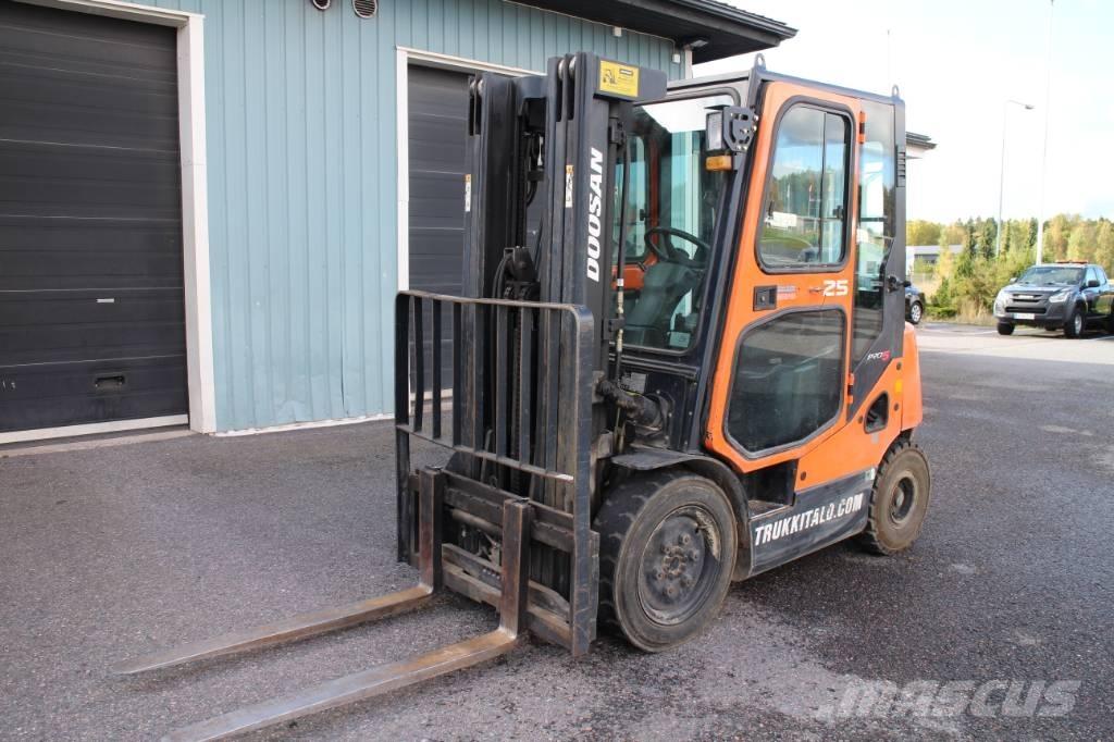 Doosan D 25 S Diesel Stapler