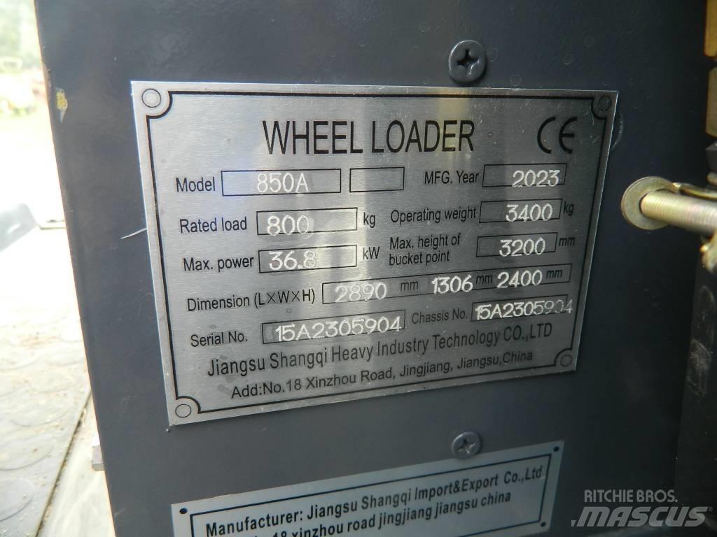 Attack 850A Hoflader