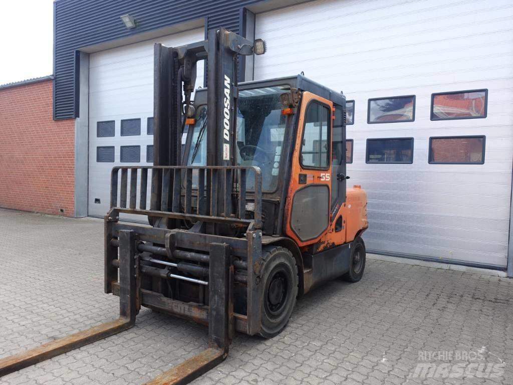 Doosan D 55 C-5 Diesel Stapler