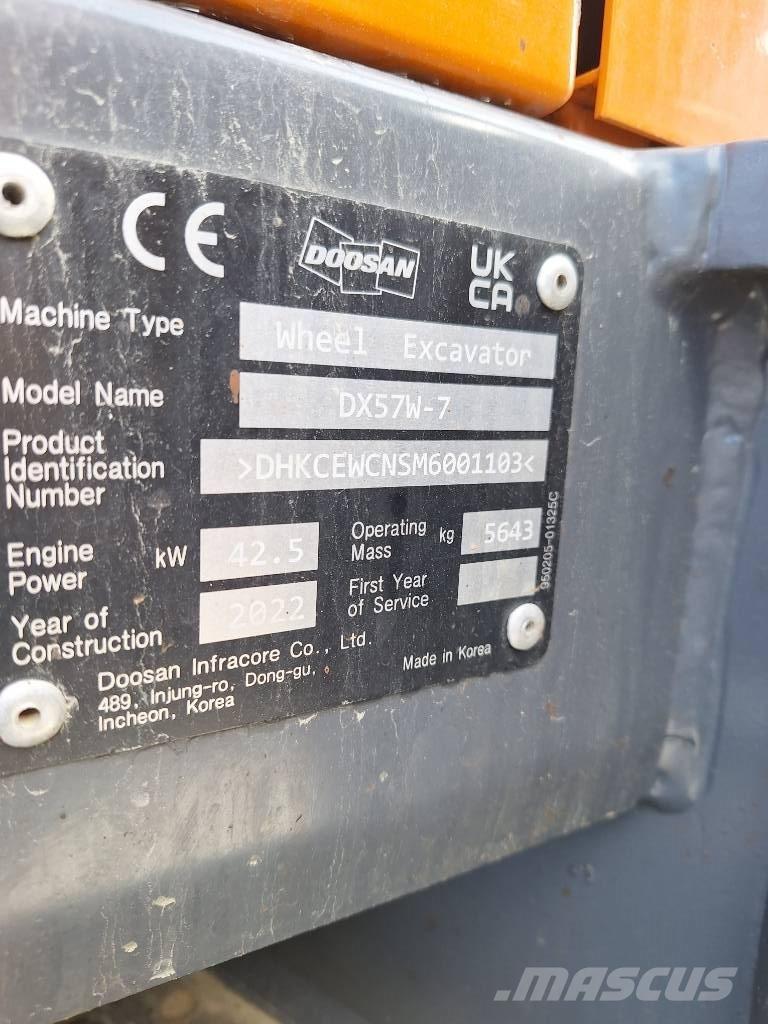 Doosan DX 57 W Mobilbagger