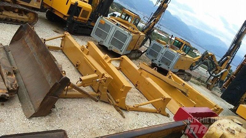 CAT D7E, D7F, D7G Planierschilder/Scharen