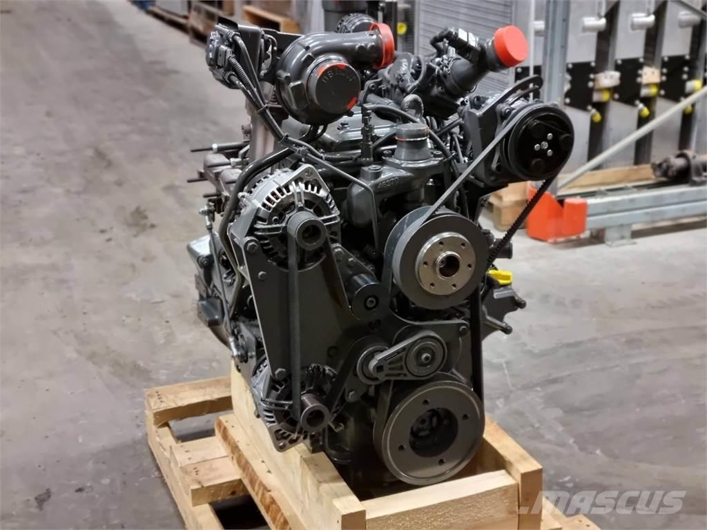 Komatsu 49 AWF Motoren