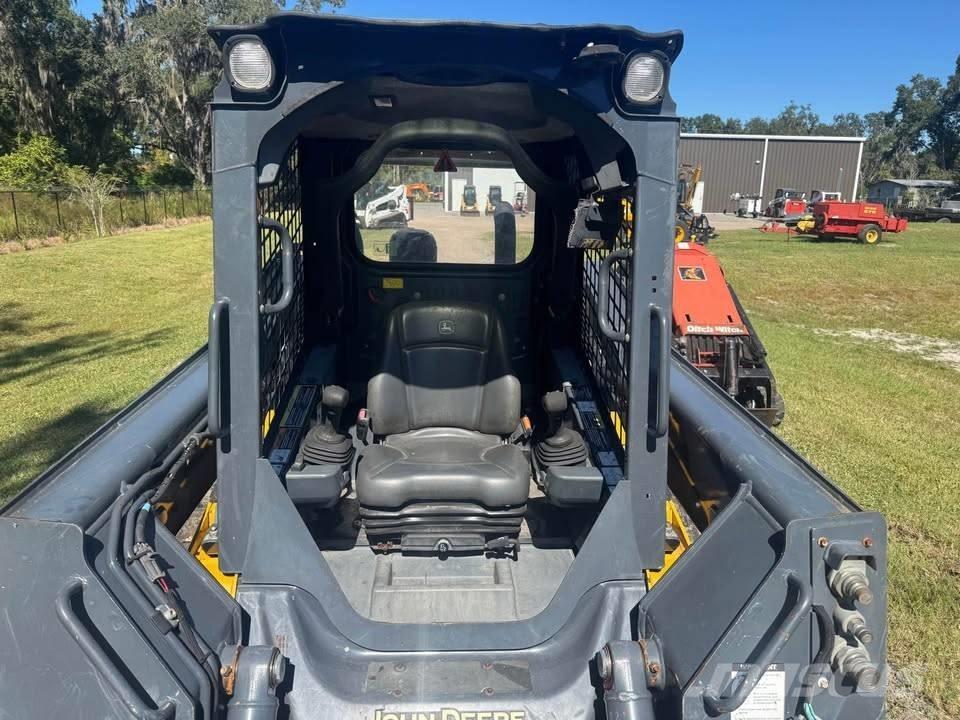 John Deere 325 Kompaktlader