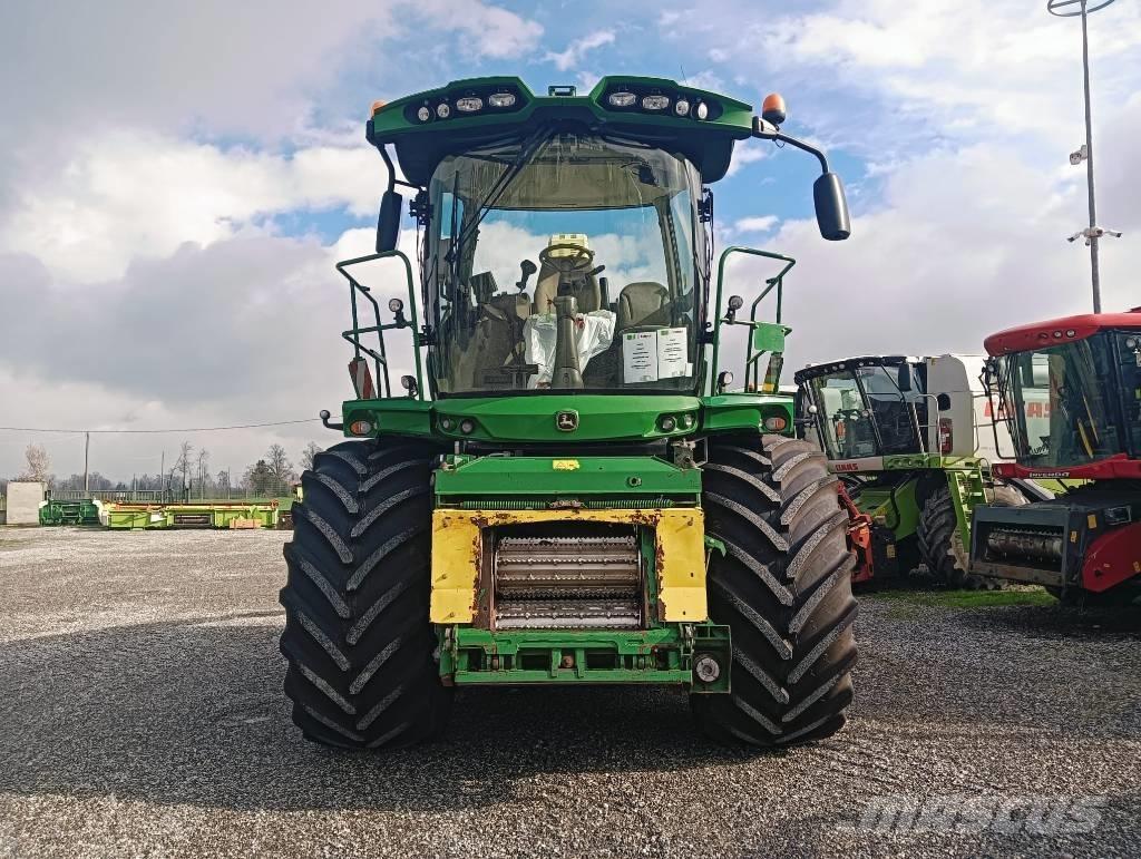 John Deere 8800 Selbstfahrende Häcksler