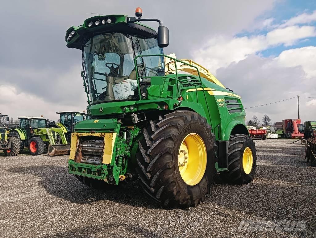 John Deere 8800 Selbstfahrende Häcksler