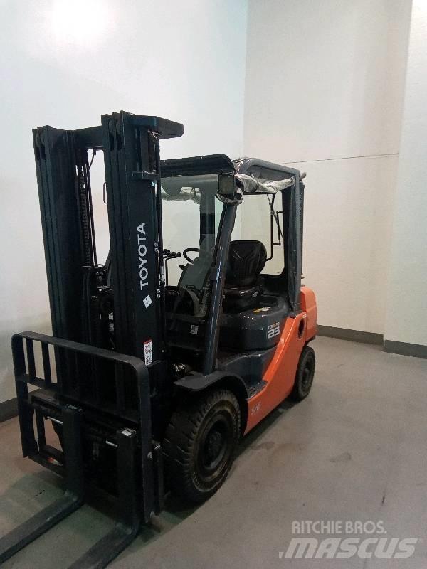 Toyota 8 FDF 25 Diesel Stapler