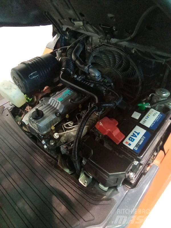 Toyota 8 FDF 25 Diesel Stapler