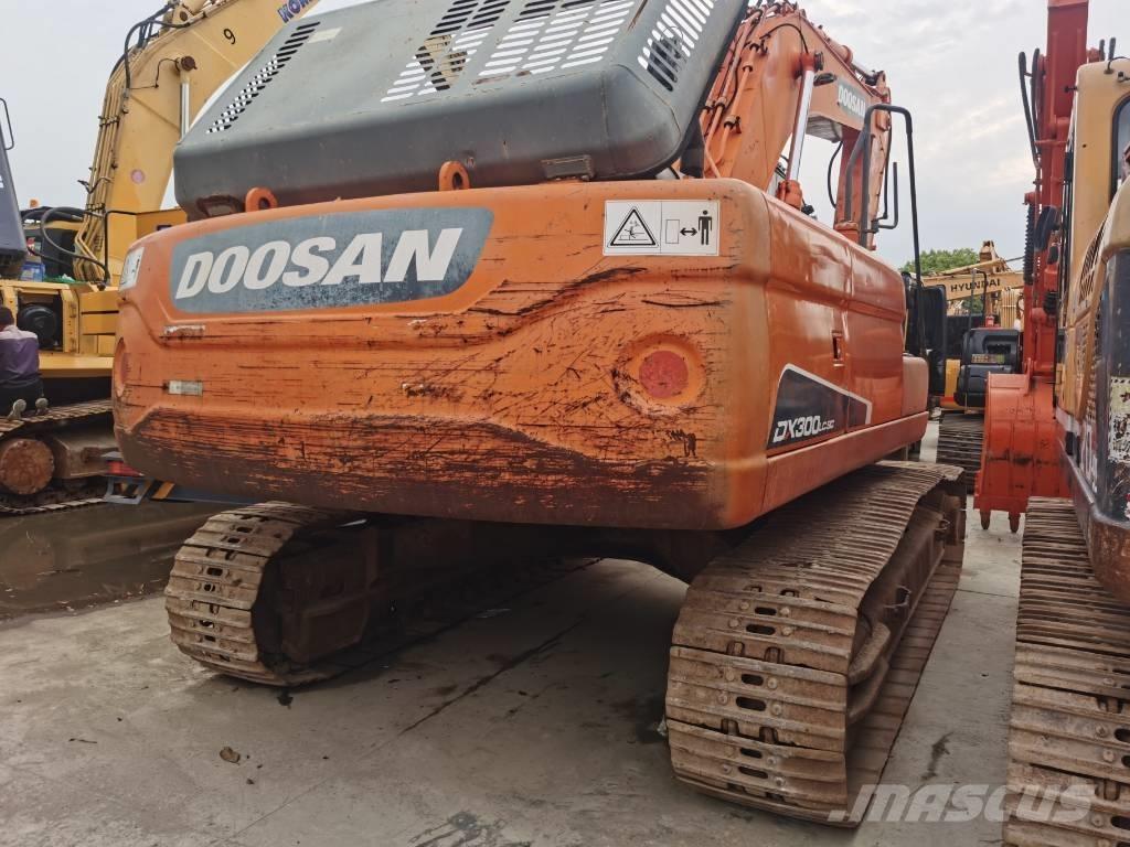 Doosan DX300LC-9C Raupenbagger