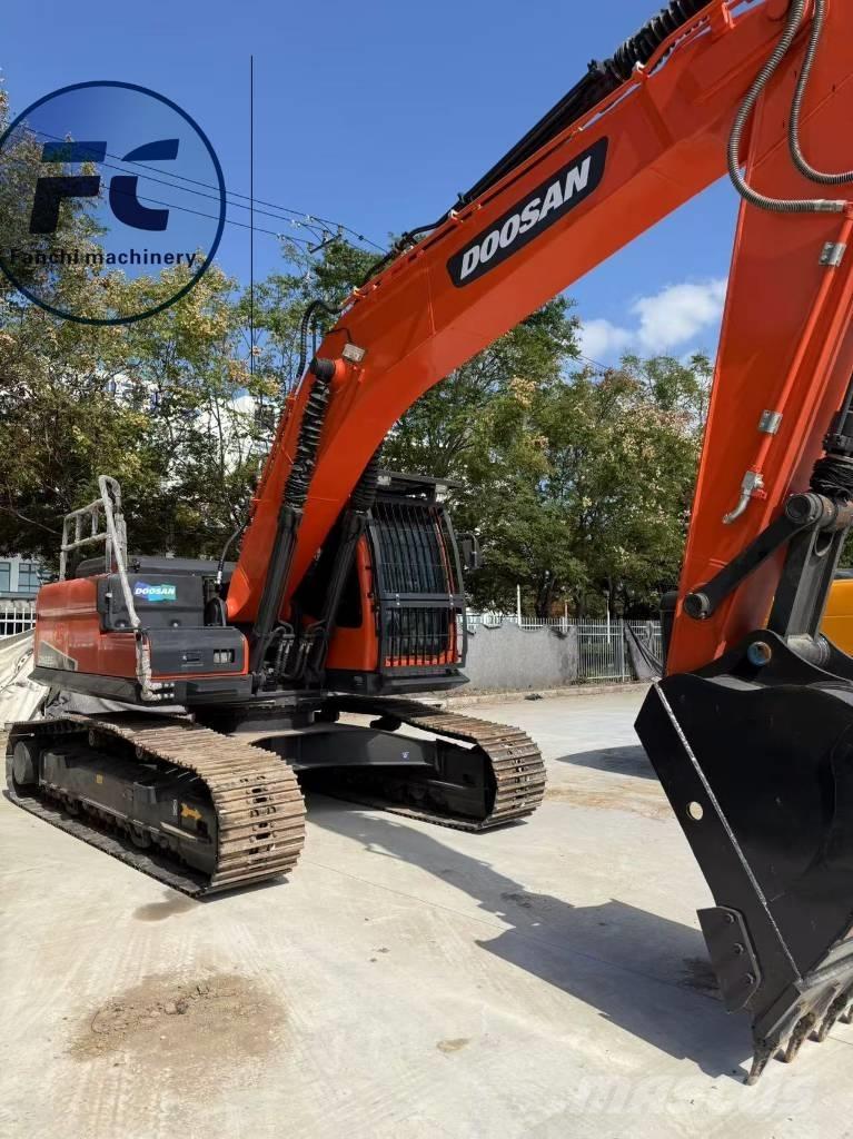 Doosan DX 225 LC Raupenbagger