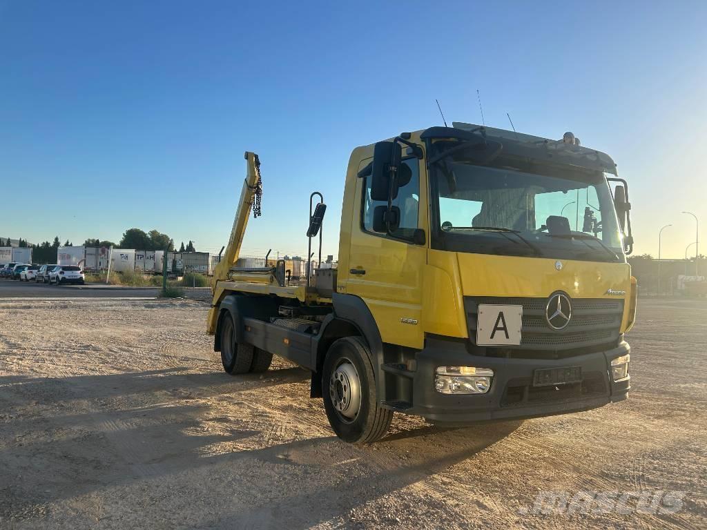 Mercedes-Benz 1530 Lagerbehälter