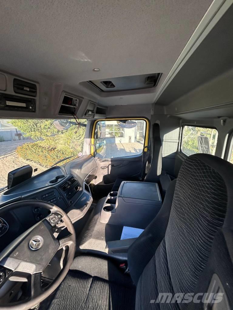 Mercedes-Benz 1530 Lagerbehälter