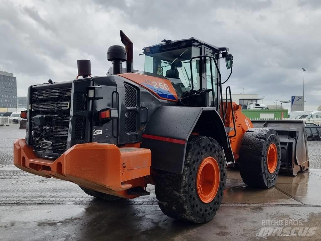 Hitachi ZW 250 Radlader