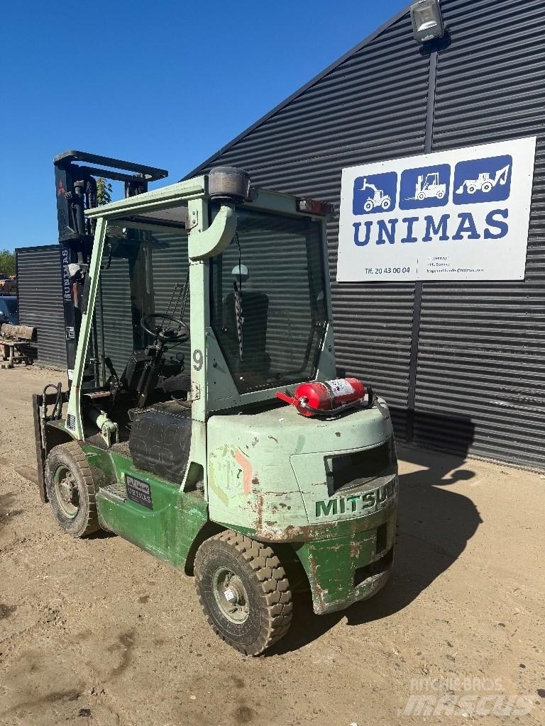 Mitsubishi FD 25 Diesel Stapler
