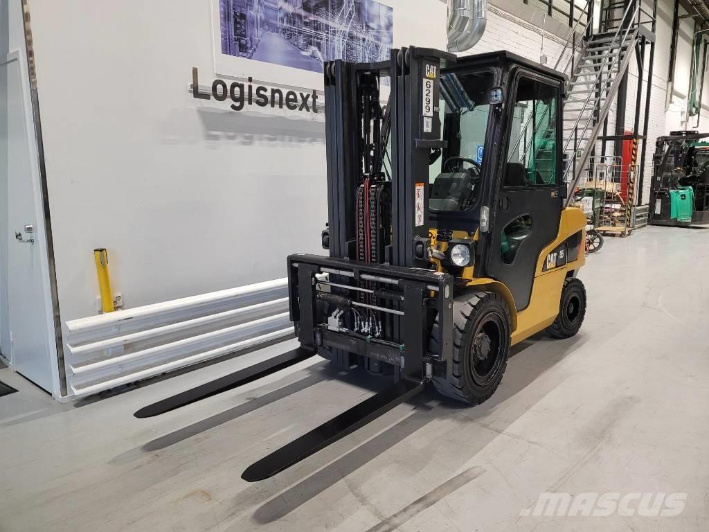 CAT DP 35 N Diesel Stapler