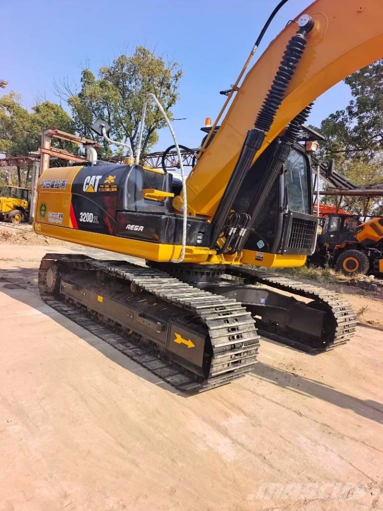 CAT 320 D2L Raupenbagger