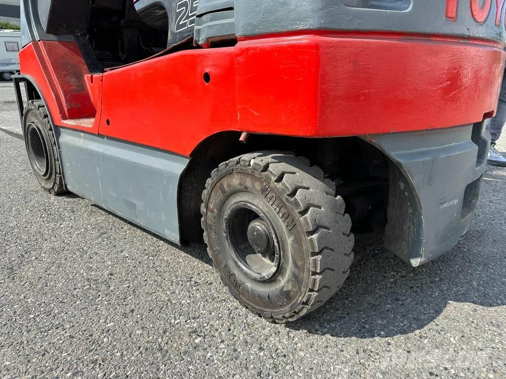 Toyota 7 FB 25 Elektro Stapler