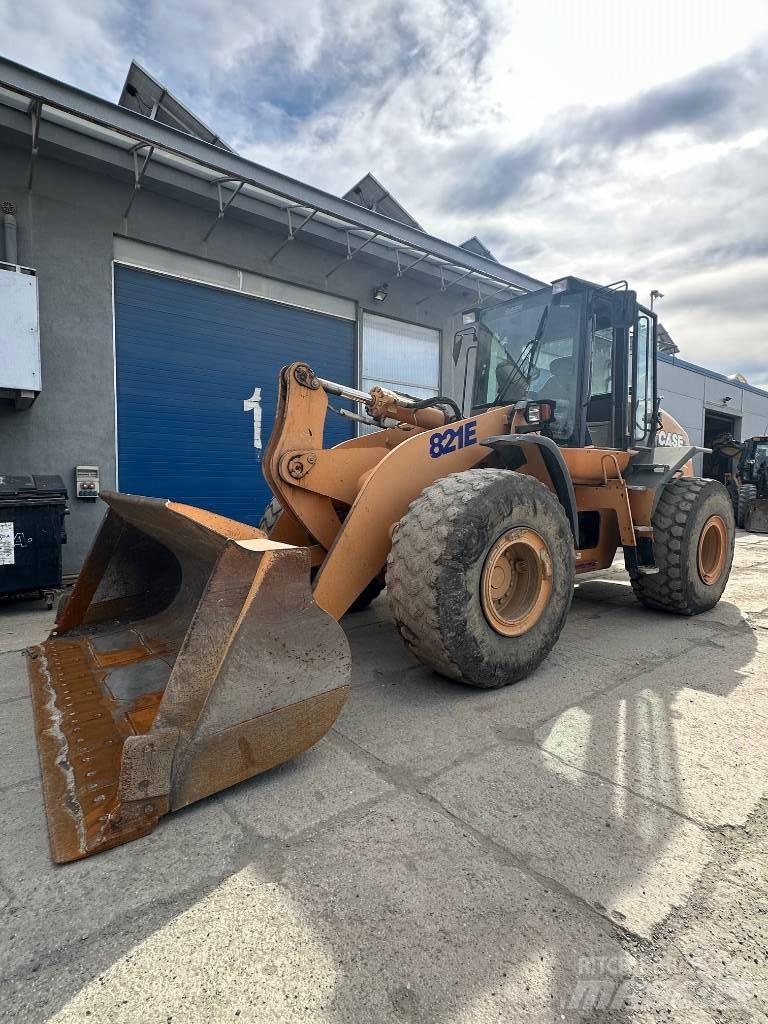 CASE 821 E Radlader