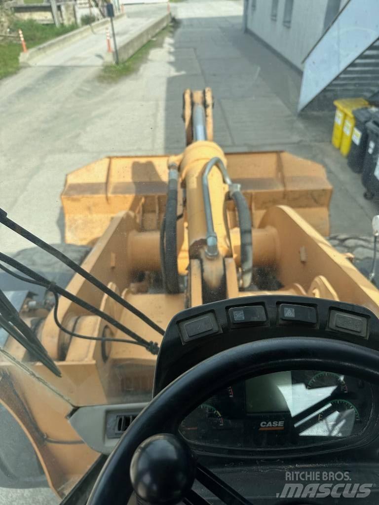 CASE 821 E Radlader
