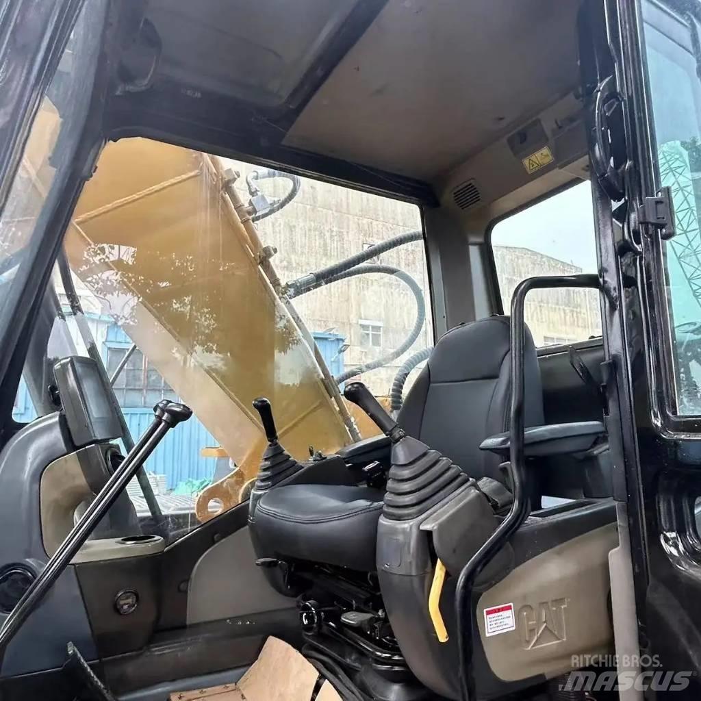 CAT 320 D2 Raupenbagger