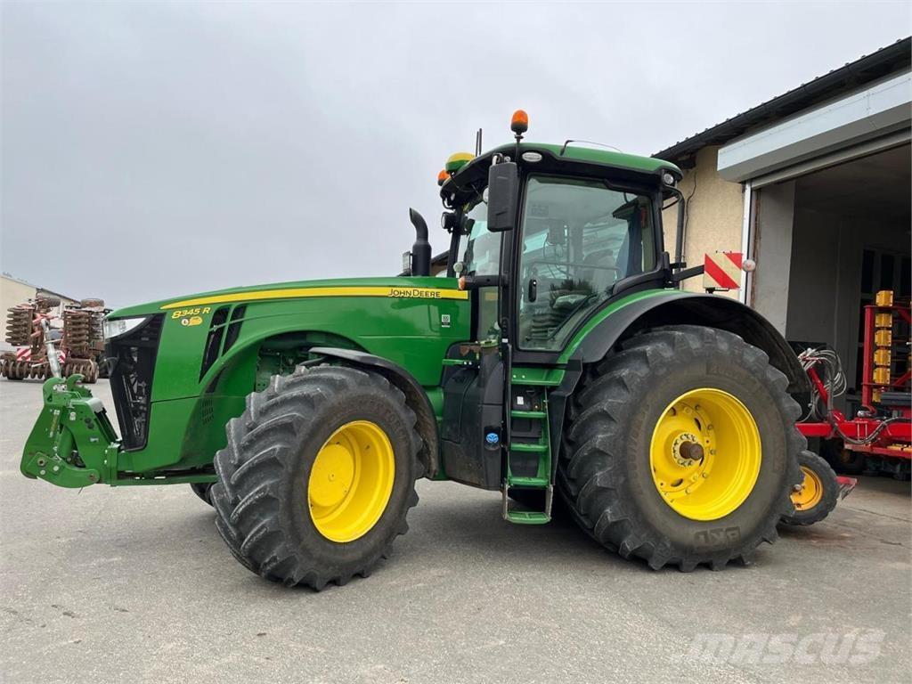 John Deere 8345R Traktoren