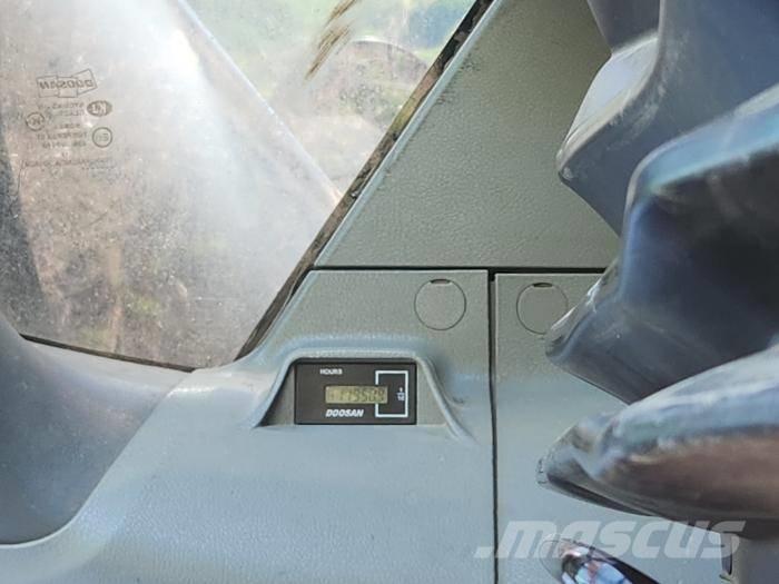 Doosan DX 380 LC-5 Raupenbagger