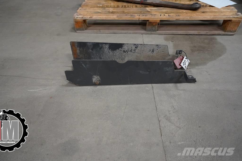 Valtra A 83 HT Skydd Chassis