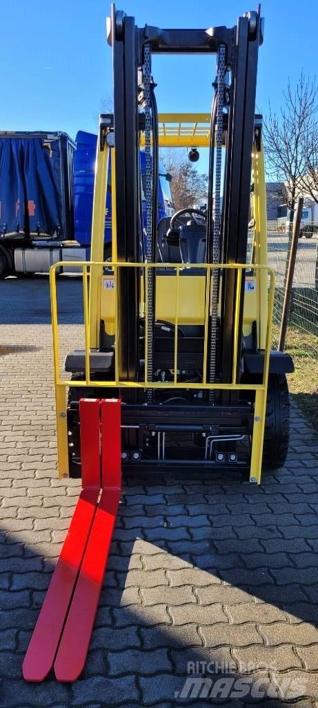 Hyster H 2.0 FT Gas Stapler