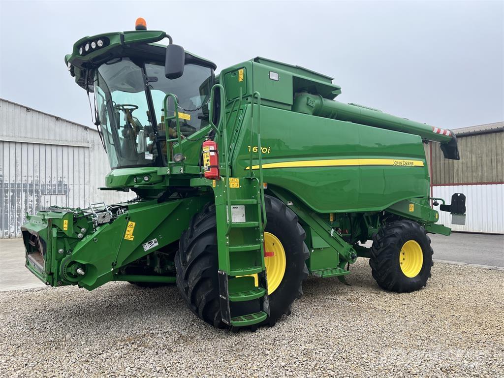 John Deere T670i Mähdrescher