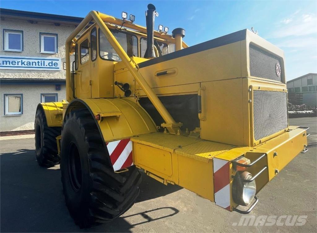Kirovets K700A V8 Traktoren