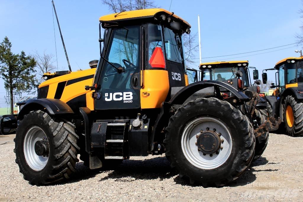 JCB Fastrac 3200 Traktoren