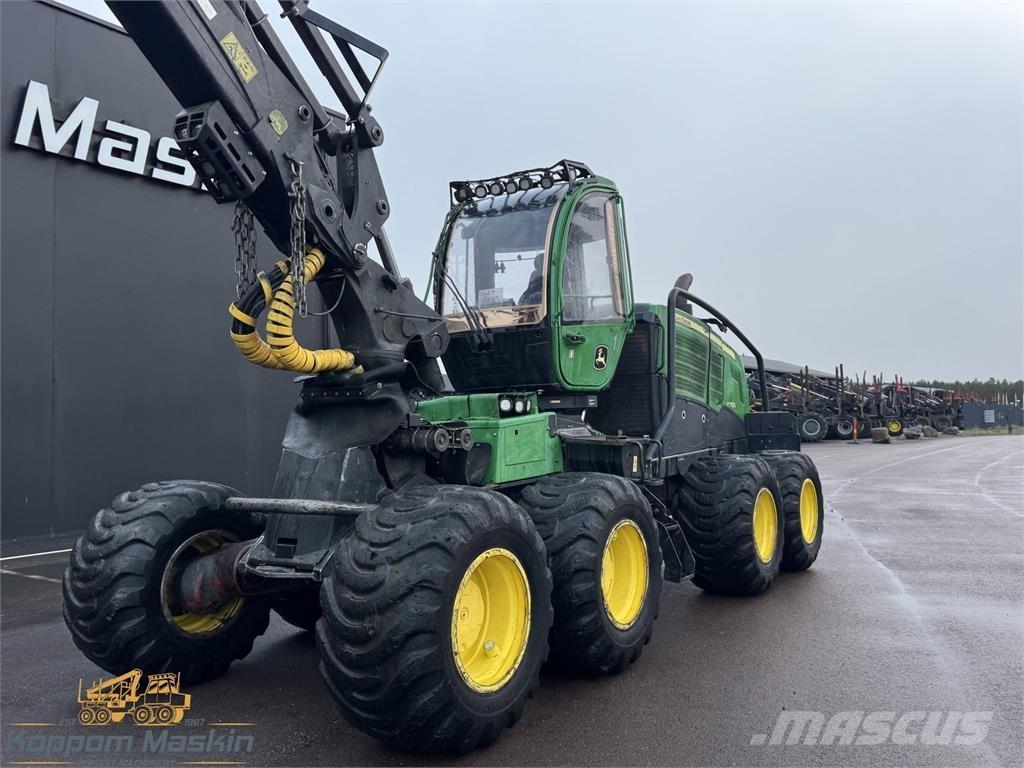 John Deere 1270G Harvester