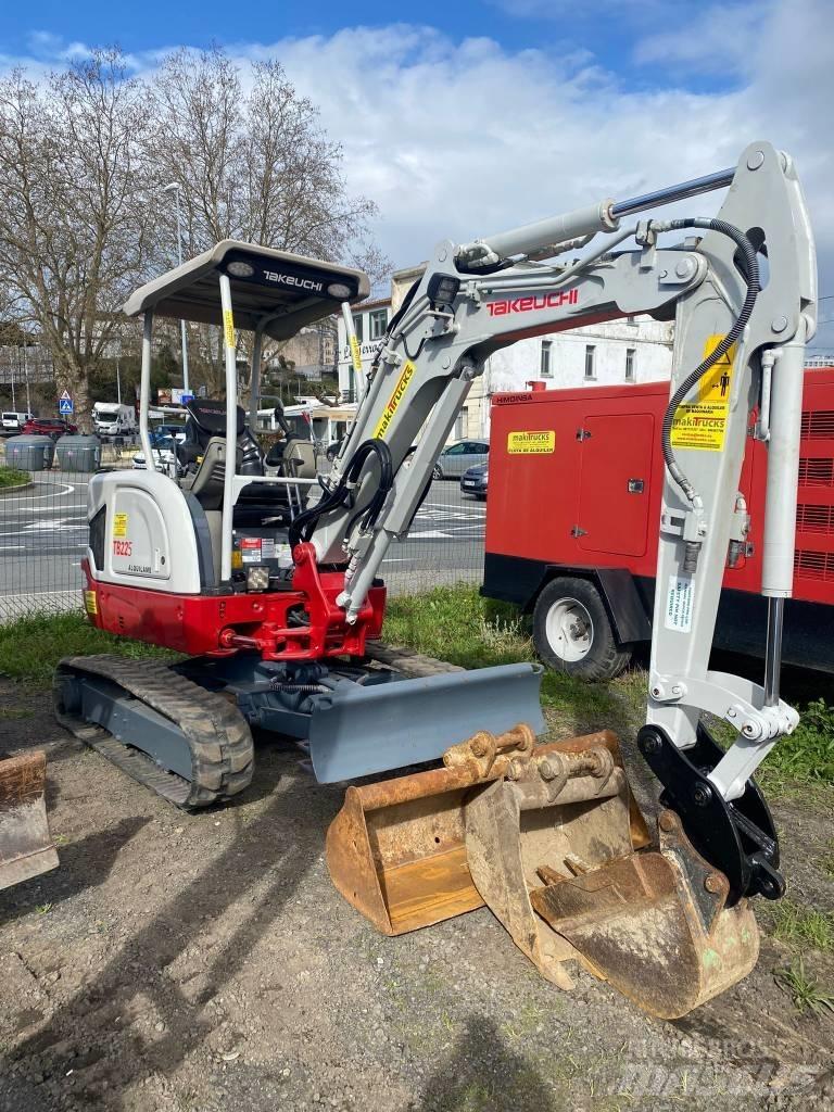 Takeuchi TB225 Minibagger < 7t