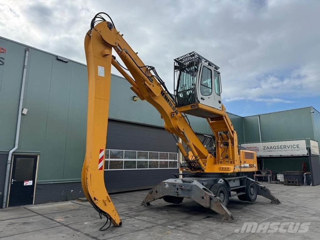 Liebherr A 924 C Materialumschlag