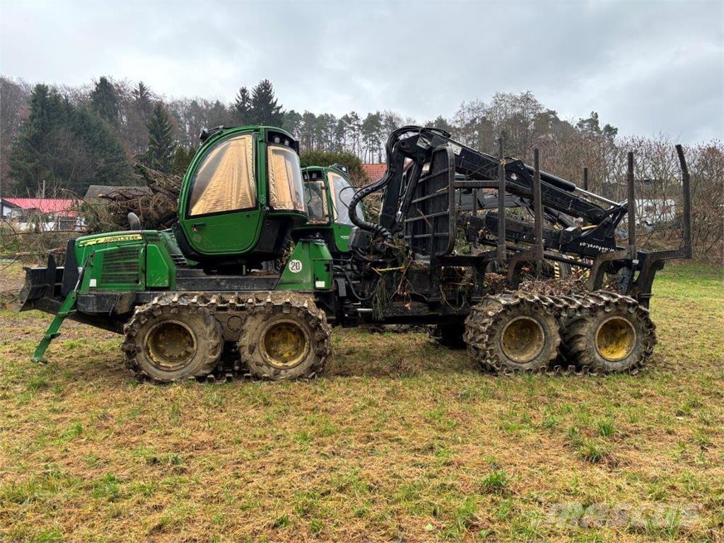 John Deere 1010 E Forwarder