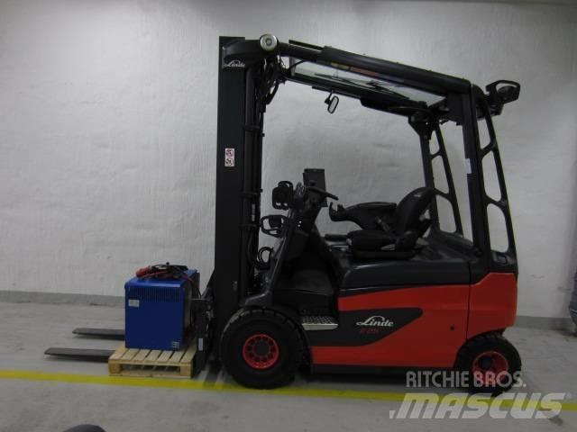 Linde E25R Elektro Stapler