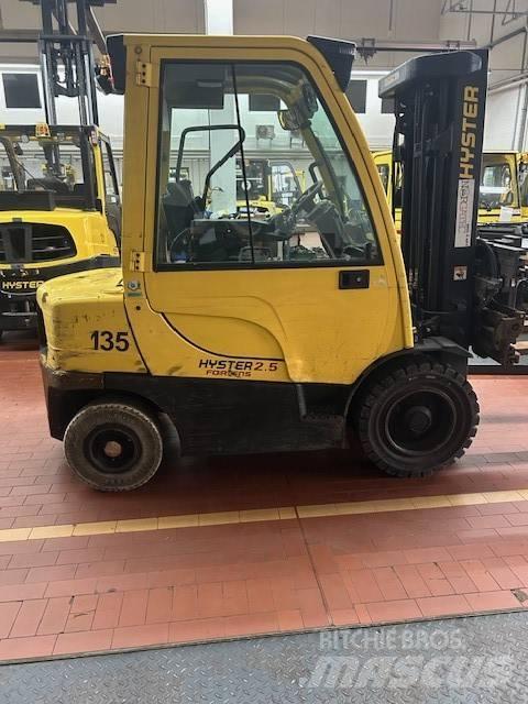 Hyster H2.5FT Diesel Stapler
