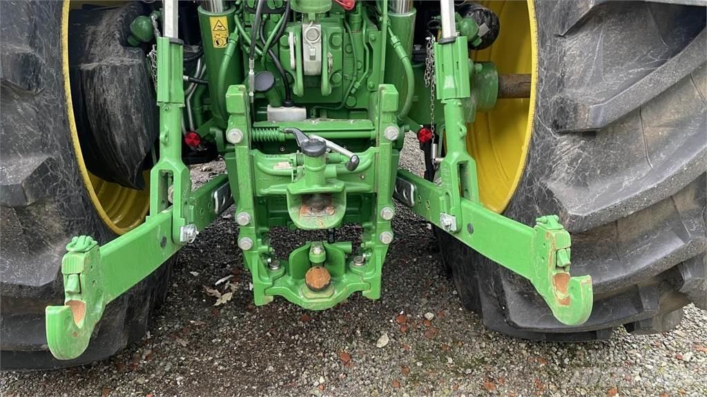 John Deere 6R215 Traktoren