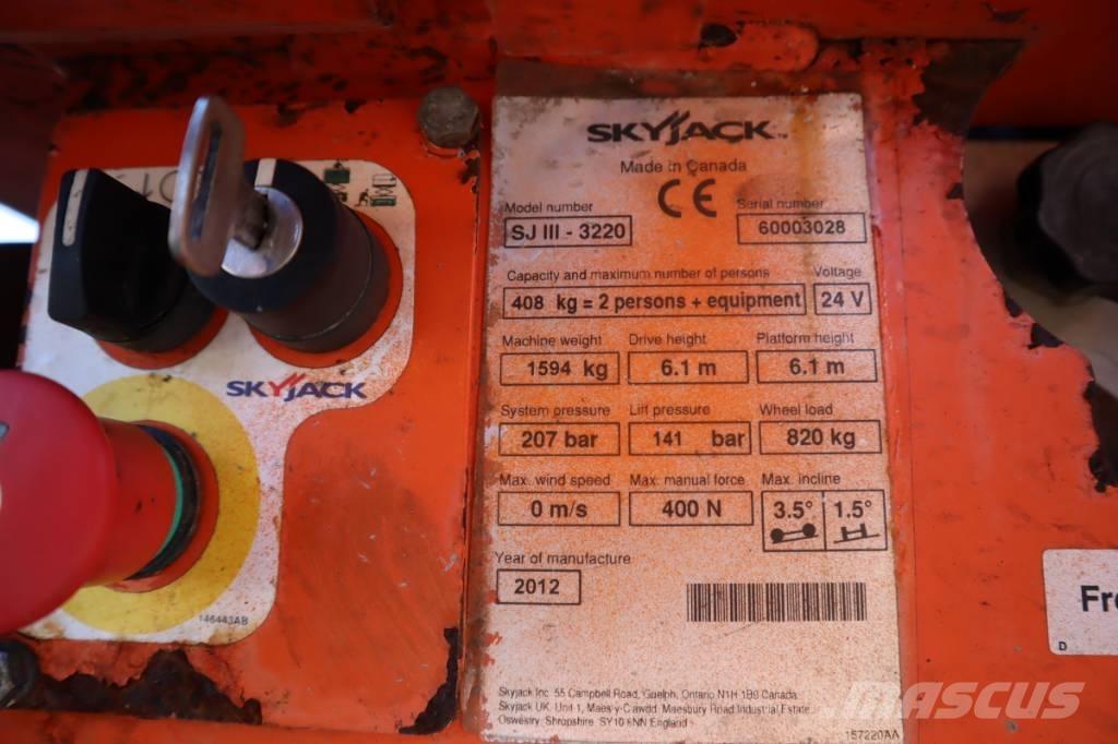 SkyJack SJ III 3220 Scheren-Arbeitsbühnen