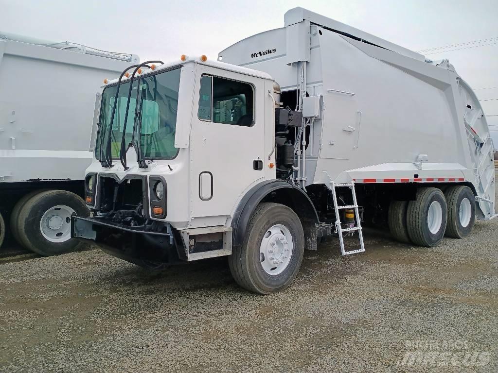 Mack MRU613 Müllwagen